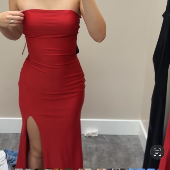 Red prom/formal/militaryballdress - Picture 2 of 2